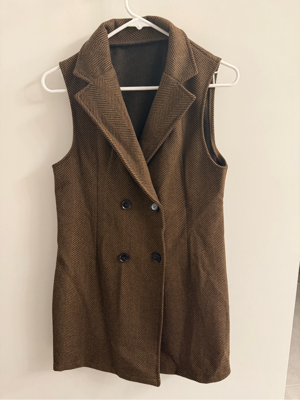 NWOT SHEIN Long vest. Brown size small. Wool like fabric. 2 working buttons
